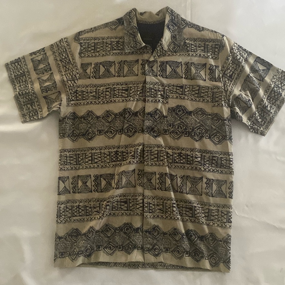 Bellagio Hawaiian shirt Men’s size L